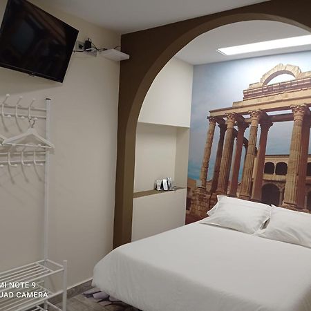 Eres Emerita "Apartamentos & Suites" メリダ エクステリア 写真
