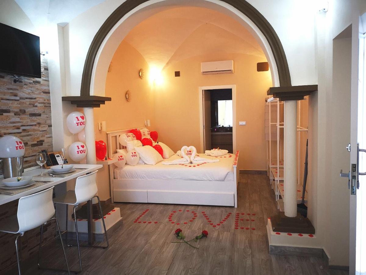 Eres Emerita "Apartamentos & Suites" メリダ エクステリア 写真