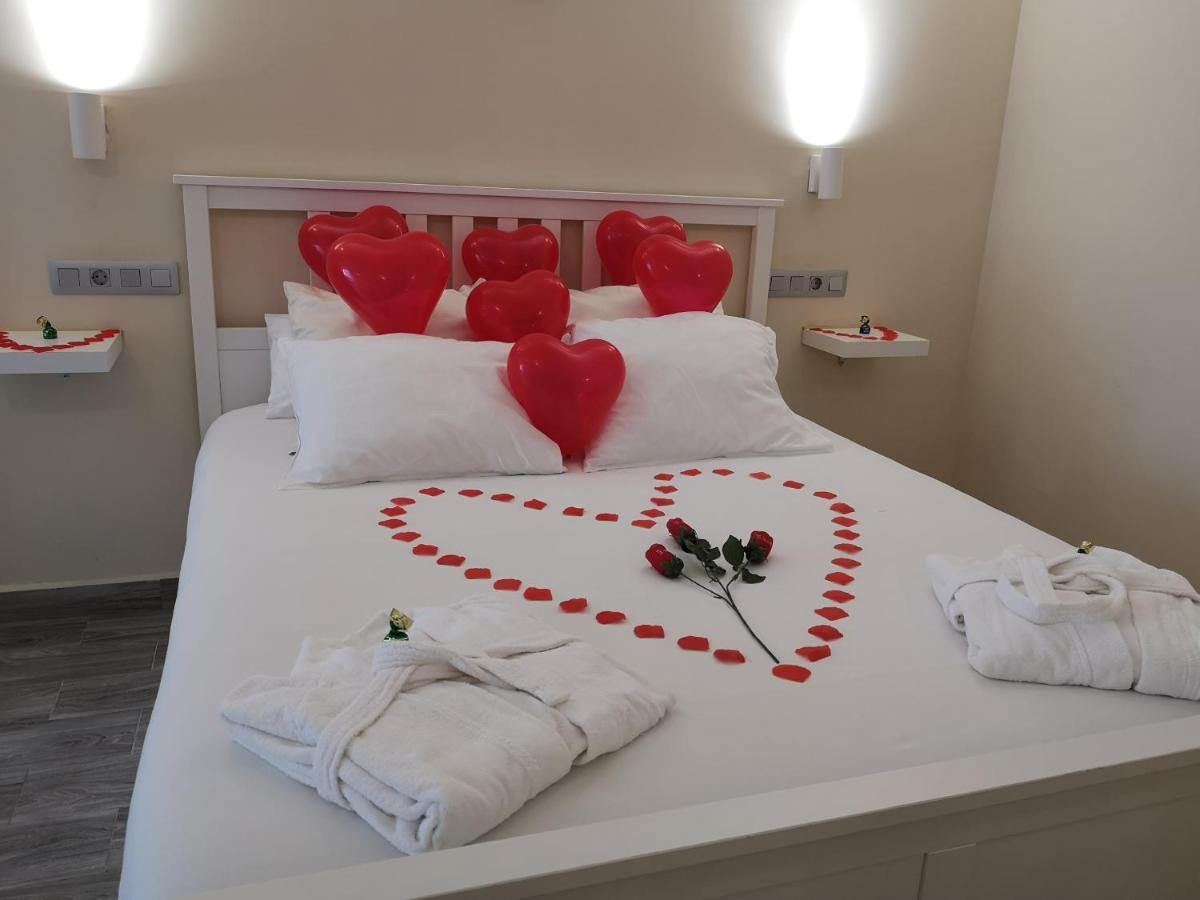Eres Emerita "Apartamentos & Suites" メリダ エクステリア 写真