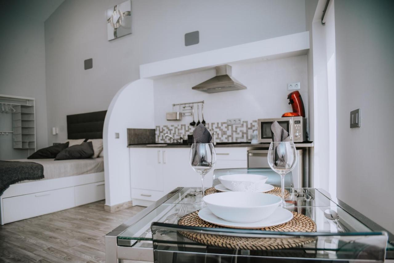 Eres Emerita "Apartamentos & Suites" メリダ エクステリア 写真