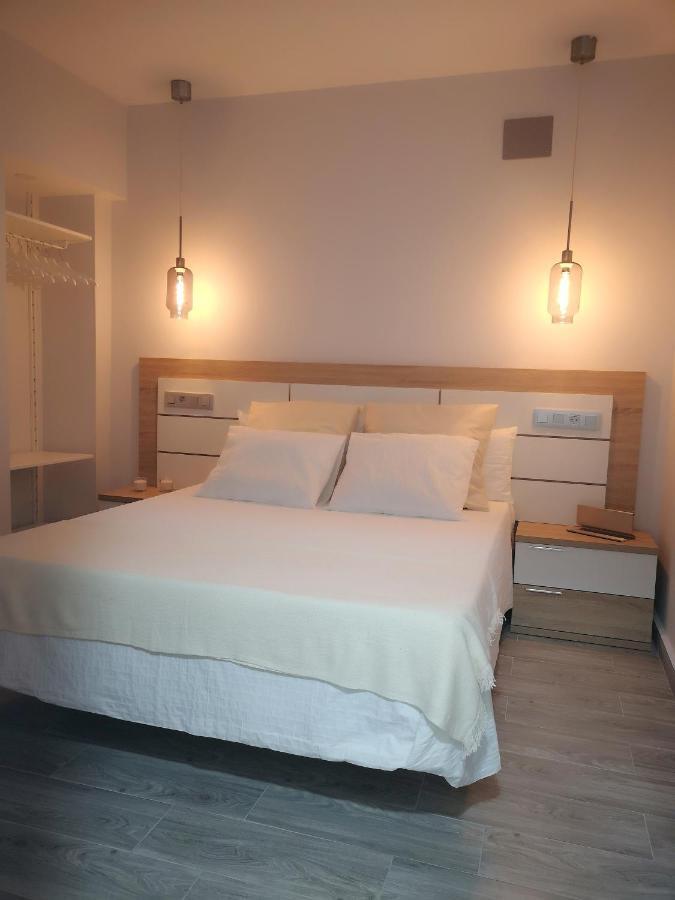 Eres Emerita "Apartamentos & Suites" メリダ エクステリア 写真