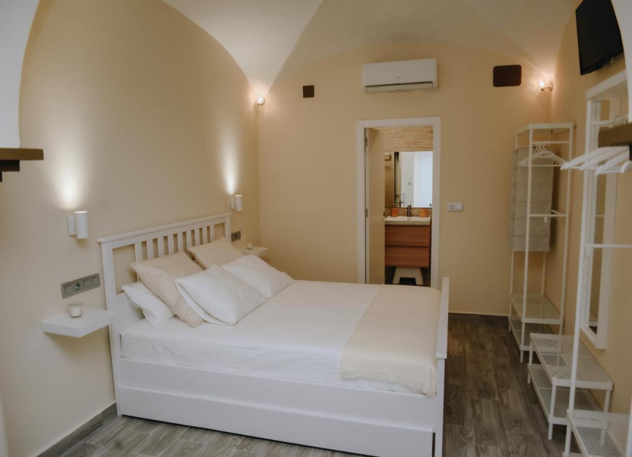 Eres Emerita "Apartamentos & Suites" メリダ エクステリア 写真