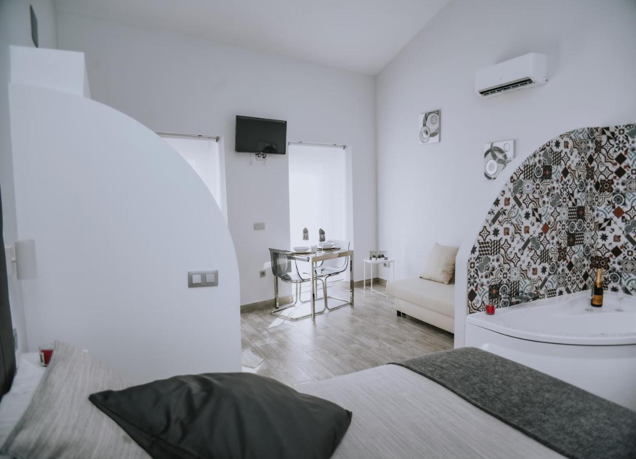 Eres Emerita "Apartamentos & Suites" メリダ エクステリア 写真