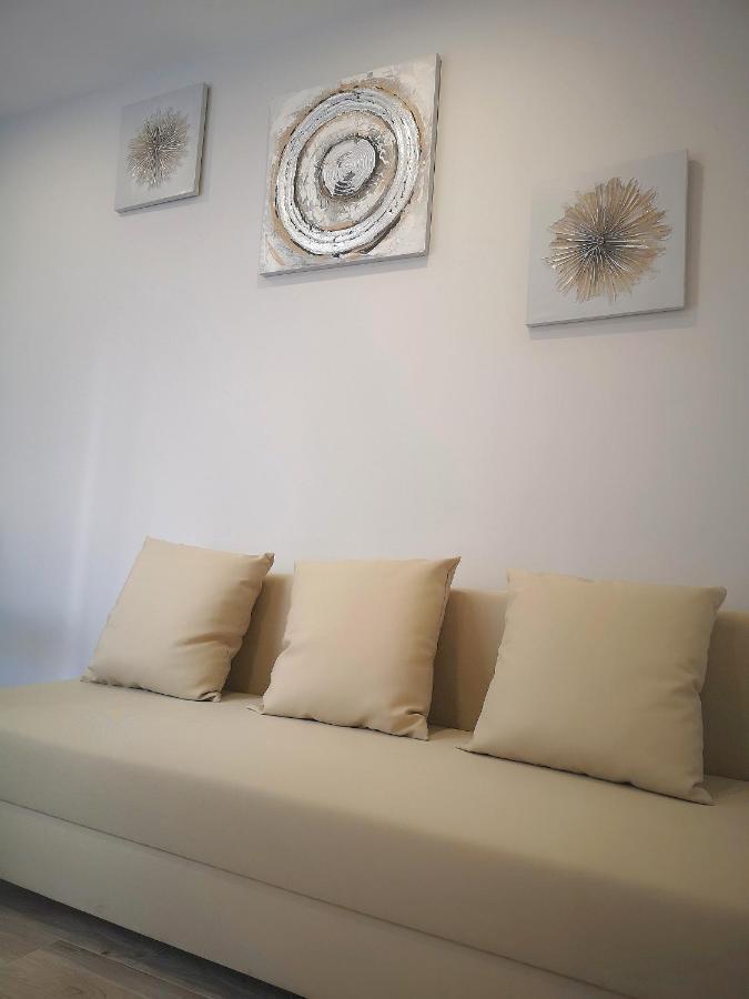 Eres Emerita "Apartamentos & Suites" メリダ エクステリア 写真