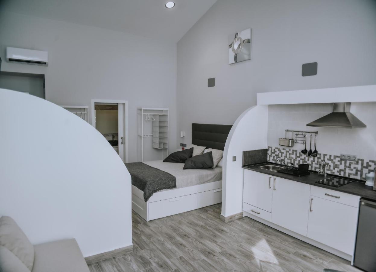 Eres Emerita "Apartamentos & Suites" メリダ エクステリア 写真