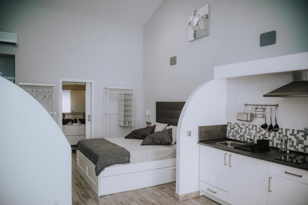Eres Emerita "Apartamentos & Suites" メリダ エクステリア 写真